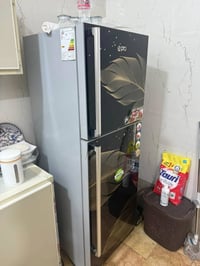 ثلاجه 18 قدم جديده بس فقط صار بيها ليك وماصلحتها  07805440919