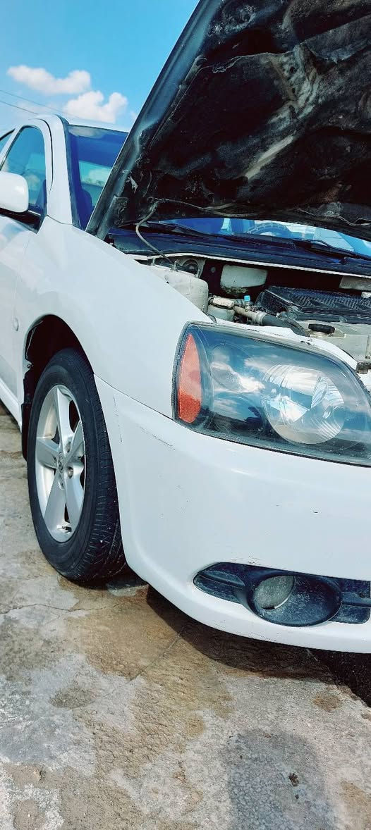 سياره مسيووو
جاهزه علا اخر حبايه 
1حداديه
2تبريد
3تواير 
4 مكينه وكير مكفولان 
مكينه ٢٤٠٠ دوش انسه الصرف 
5 شاشه او كامره دوار 
السياره مابيه لا ضربات ولا صبغ ولا رصعات ظربه خفيفه بل بنيد ومرجعينه اصلن مامبينه ابيعك سياره مكفوله لا بيه رصات ولا زلغ ولا صبغ ولا اي شي السياره اتخبل احلا من الصوره وجاهزه علا اخر حبايه 
السياره سعره 90 وبيه مجال للطيبين 
مكان السياره ناصريه سوك الشيوخ 

هاتف واتساب او خط شغالات
***********
