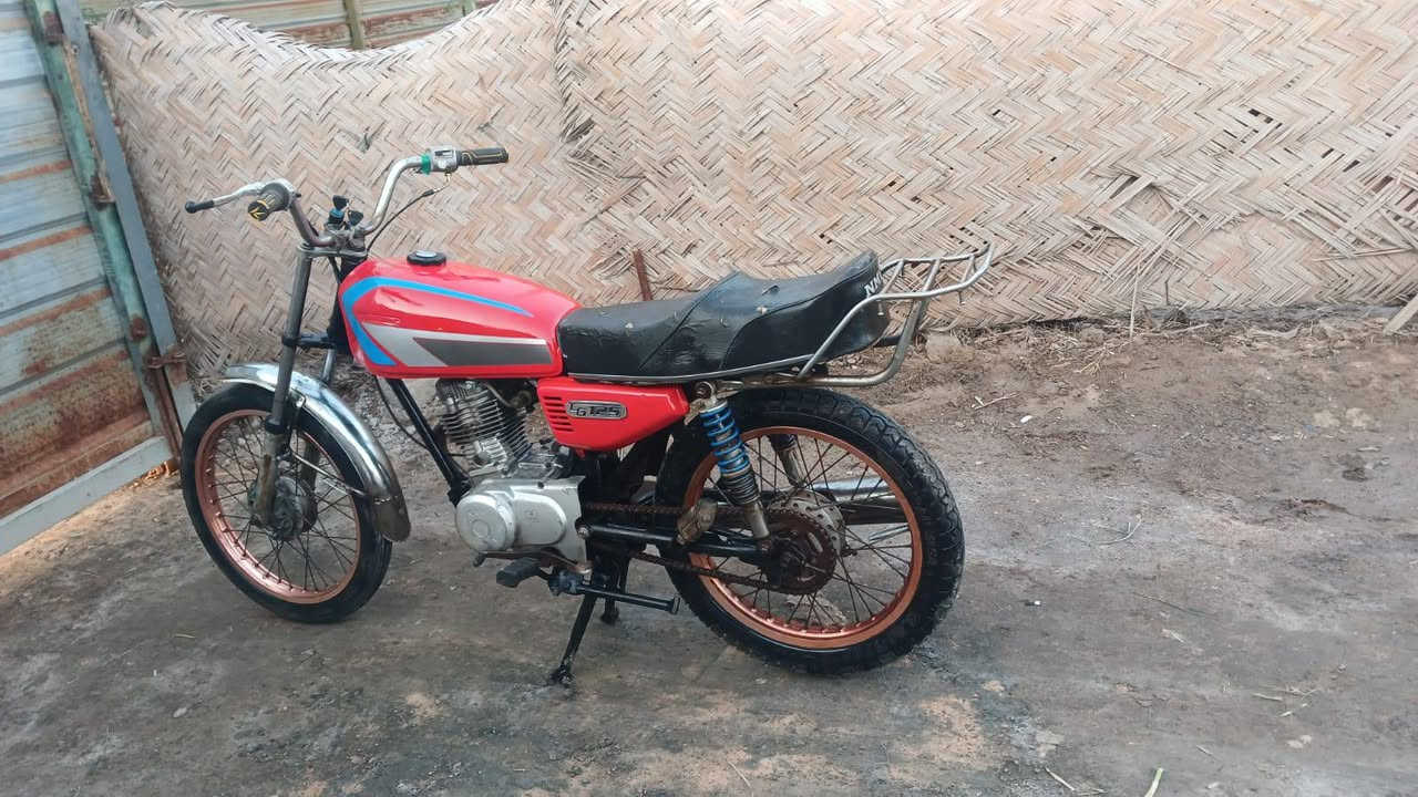 سلام عليكم البيع دراجه نامه دوات مكفول من سرقه  مكنه ناعه    سعر ٣٠٠   مكاني ابو خصيب باب طويل  رقم الهاف  ***********
