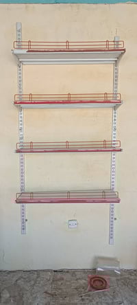 رفوف للبيع خمسين قطعه مع مجمده مع ميزان كتروني 07814858259
