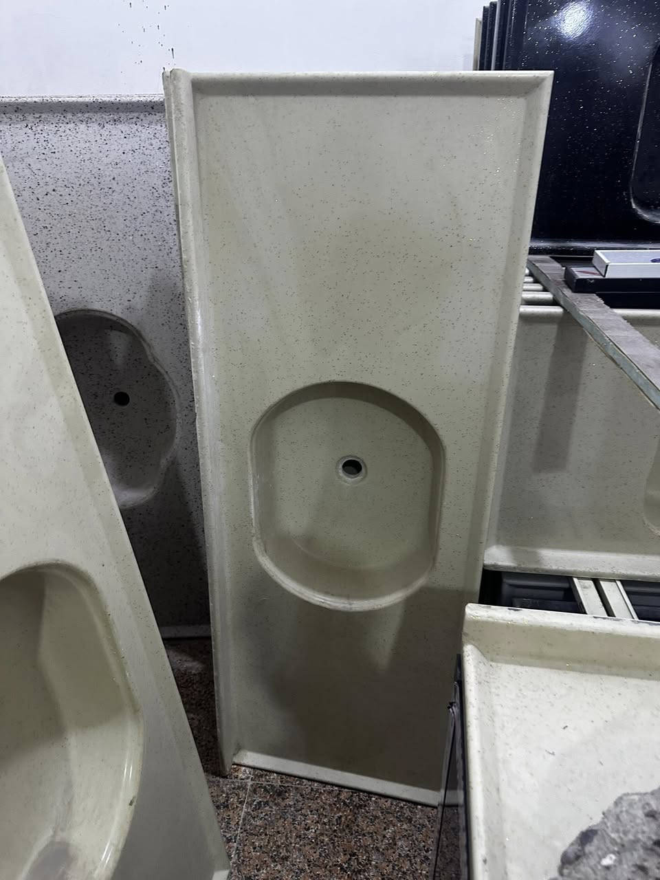 مرمر ستندرات درجه اولى تخفيضات ***********
سنكات فقط سعر المتر ٥٠ والمتر وربع ٦٠ والمتر ونص ٧٥ يوجد توصيل
