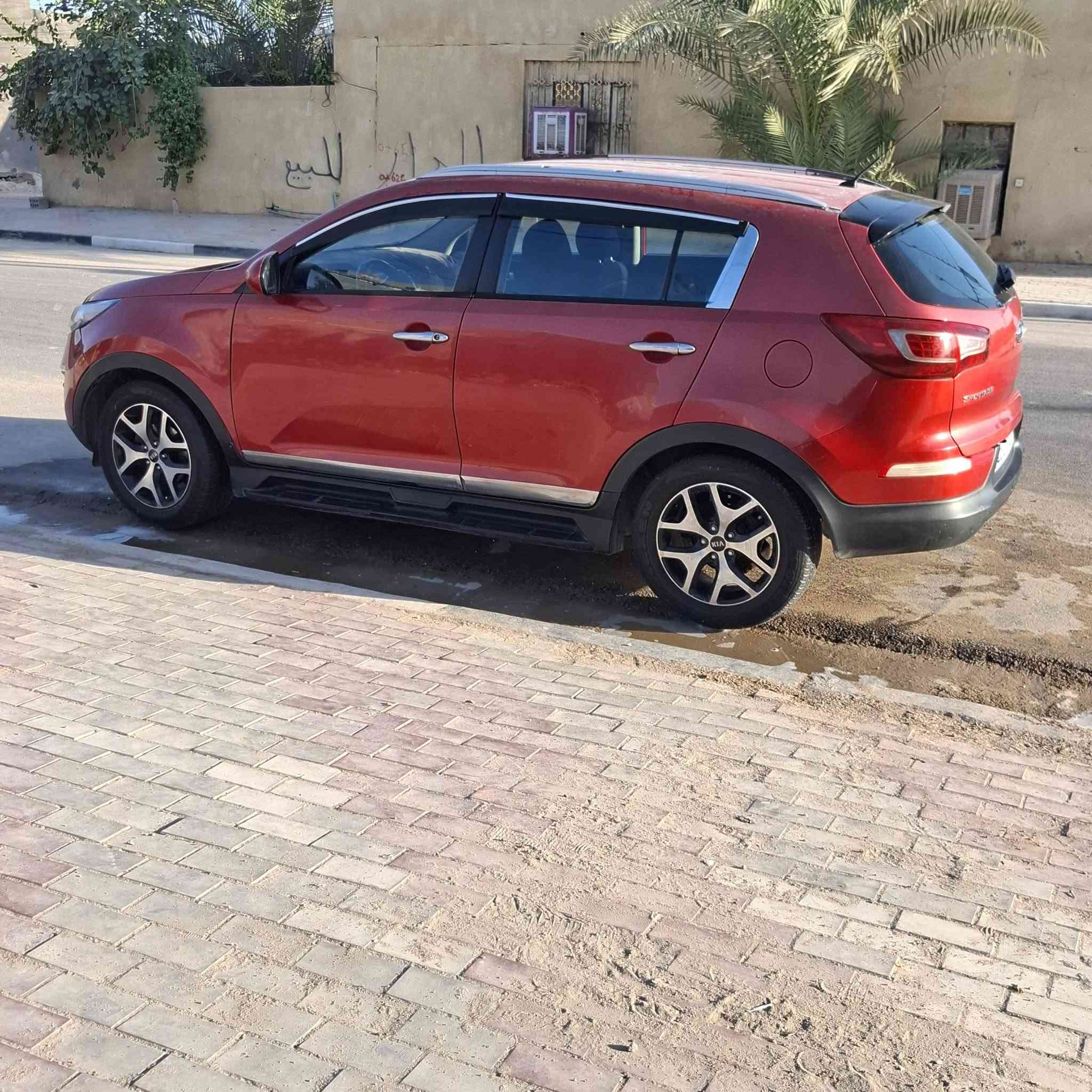سلام عليكم للبيع فقط بدون مراوس. سبورتج ٢٠١١ خليجي، رقم بغداد بأسمي، سياره مكفوله من ضربه وتبديل، صبغ بنيد وجاملغ أثر جراد، علما القماره بيه جراد. السعر ١٠٨ مكان السياره كربلاء  للإستفسار الاتصال ***********
