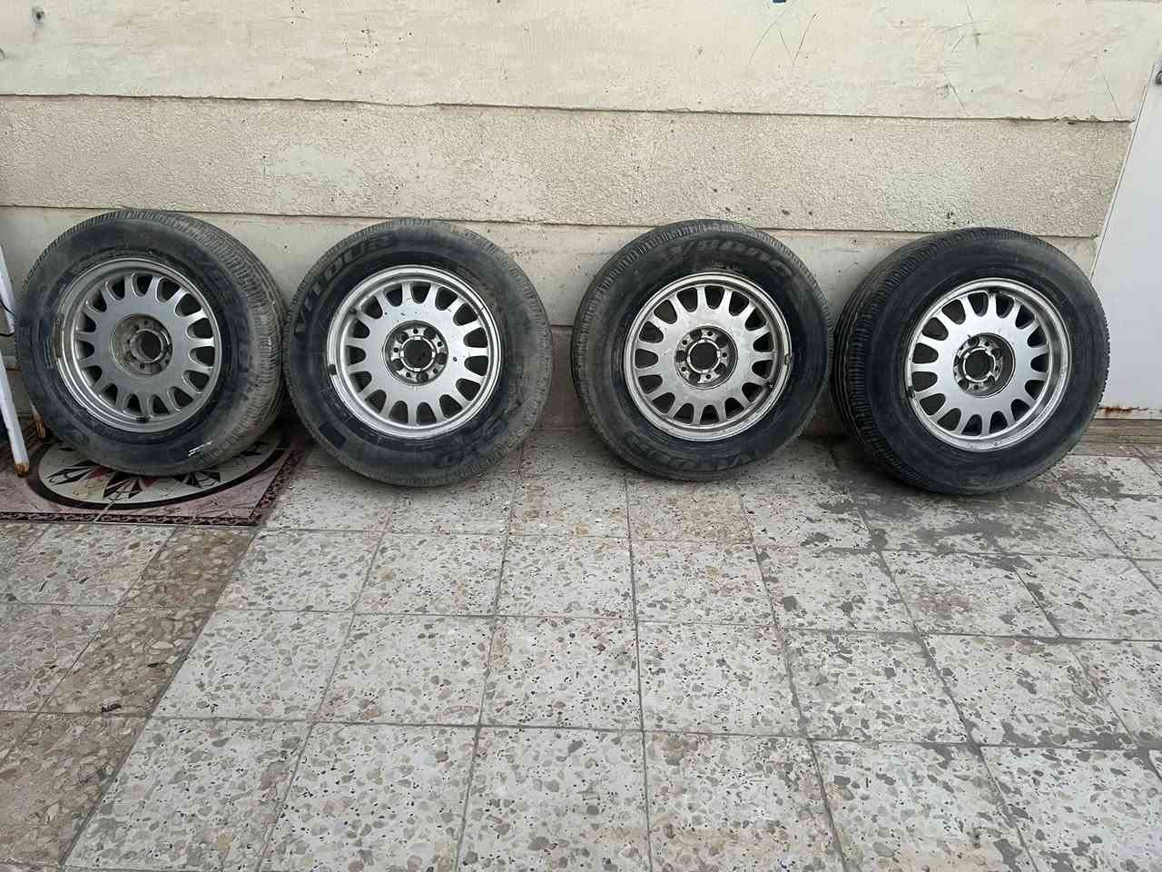 السلام عليكم 
وياله بي ام خفاش 740
نضافه85%
قيم واخذ 
العنوان بصره ابو الخصيب
رقم***********
