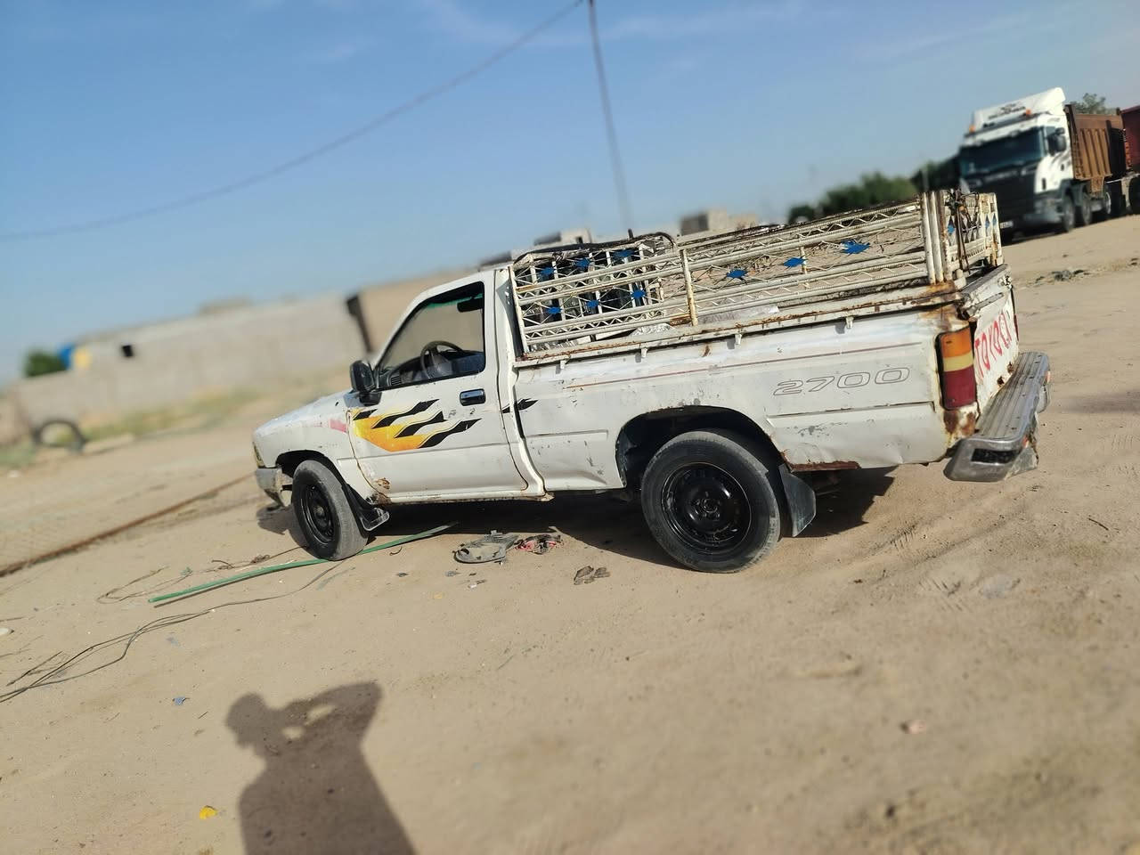 سلام عليكم سياره للبيع موديل 90 شاصي مكفول رقم قادسيه تفاصيل نتصل *********** مكان بصره سعر40  رقم نكليزي
