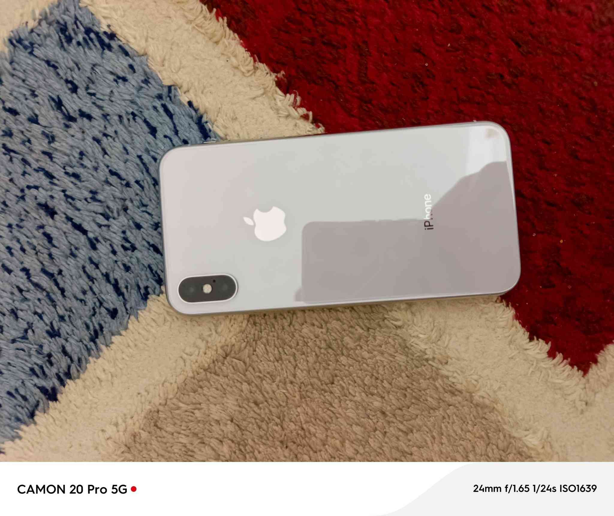 السلام عليكم ايفون اكس عادي للبيع ذاكره 256 بطاريه 75 جهاز نظيف بس يحتاج له شاشه ***********
