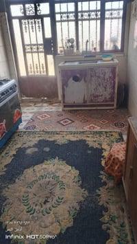 بيت لبيع مساحه البيت 400متر البيت متكون   غرفتين طول5 وعرض 3 صاله 9 ام...