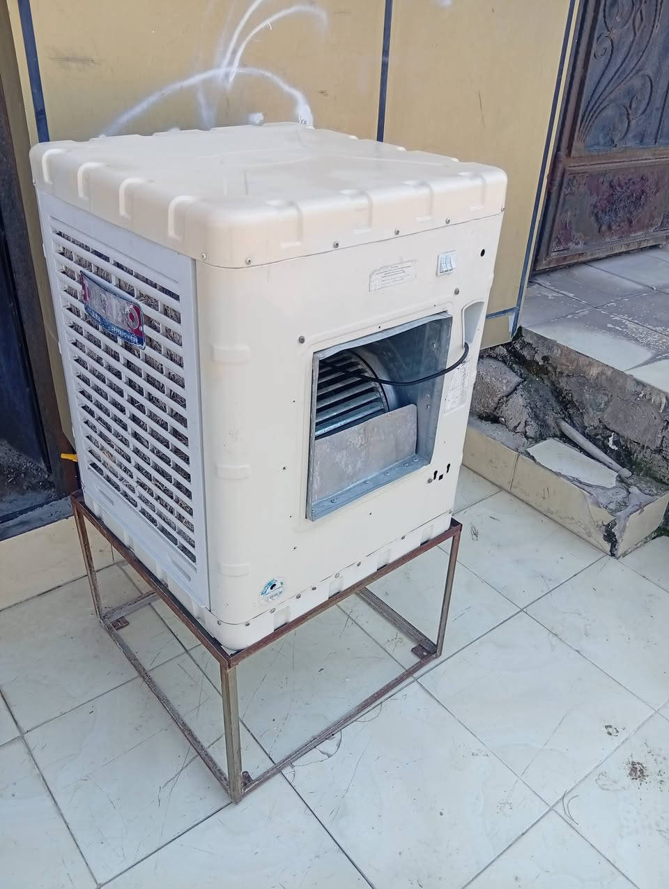بو فروتنه عنوان تناهی 

***********
