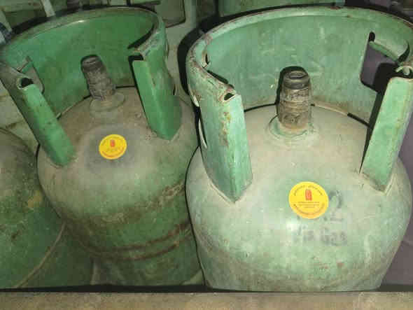 #يتوفر غاز جملة ومفرد وبااسعار مناسبة #للبيوت #والمطاعم #ولكوفيات داخل موصل #شرط صيف وشتاء وعل مدار #24ساعة
#ملاحظة القنية لا تستلمه الا مع كارت الضمان 
#خوفا من قناني الغير عراقيه
#مناطق /حي /سماح /عدن/بكر /صدام/اربجيه/قادسية /اعلام /نور /شقق الخضراء/قدس/كرامة
 #وبااسعار_مناسبة 
مفرد 8الف 
جملة 7000 الف #جانب_ايسر
كورك/***********
اسيا/***********
#بادرة/محمد الحيالي
