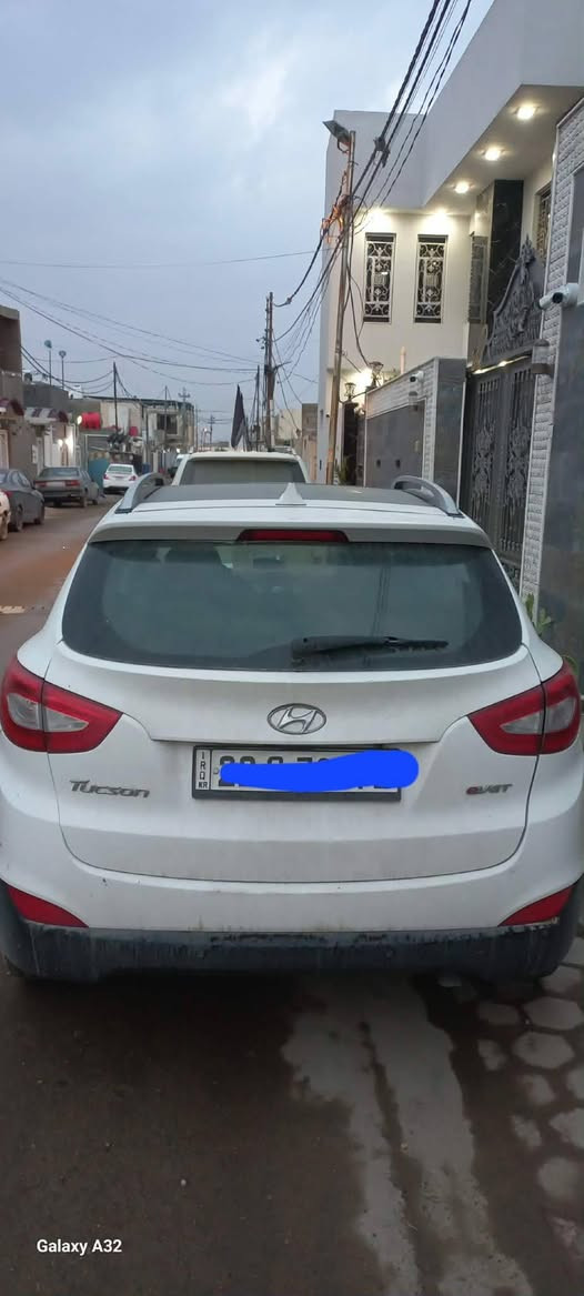 سلام عليكم
سياره للبيع 

ادوات  ادوات  ادوات 

كصه جنطه فقط 

سعر.   75 ورقه وبيه مجال 
سياره مكينه  كاز 

موديل.   2014.  فول مواصفات 

***********
