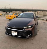 كراون ماجستا ضمان 2023 ماشيه 22 الف فول مواصفات الون المميز🔥  1/1  محر...