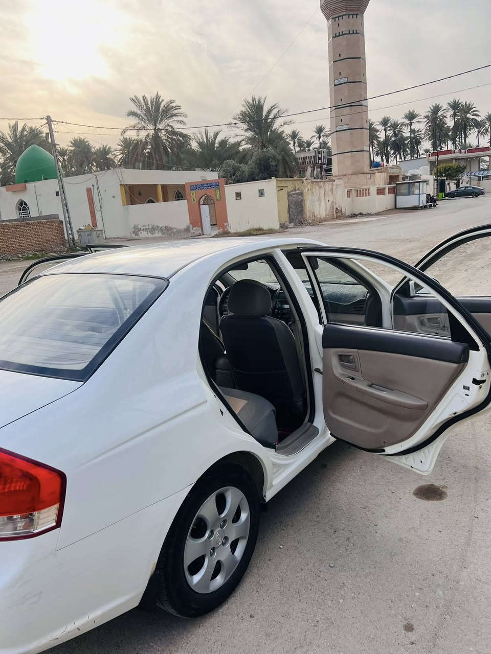 السلام عليكم 
سيراتو موديل2008
محرك 1600
السياره مكفوله من الضرر
مكينه و الكير مكفوله
للتواصل الرقم ***********
