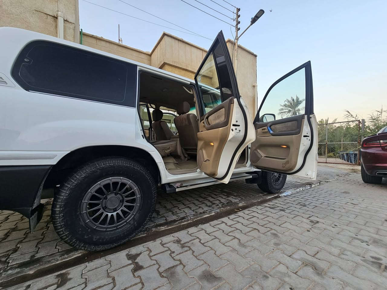 #للبيع....
مستعجل مستعجل مستعجل
🚙🚙🚙🚙 

#لاندكروز_GXR  ( مونيكا )

#موديل  2002 وارد خليجي ( #قطريه )

٦ سلندر _ گير عادي 
محرك _4500 

#رقم/ #بصرة/ سنويه الى ٢٠٢٧

جديدة السيارة بلاد 

كير _محرك_تخم تاير _تبريد_ثلاجة 

خير من الله السيارة 

#السعر (١٣٠ ) #قفل #قفل #قفل مابيها مجال 
للتواصل :
***********

#المكان_البصرة
