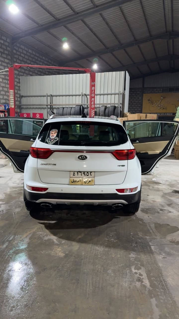 السلام عليكم سبورتج جيتي لاين فول مواصفات 2016
بيه بارد بل باب الخلفي  قليل 
السعر 170
***********
