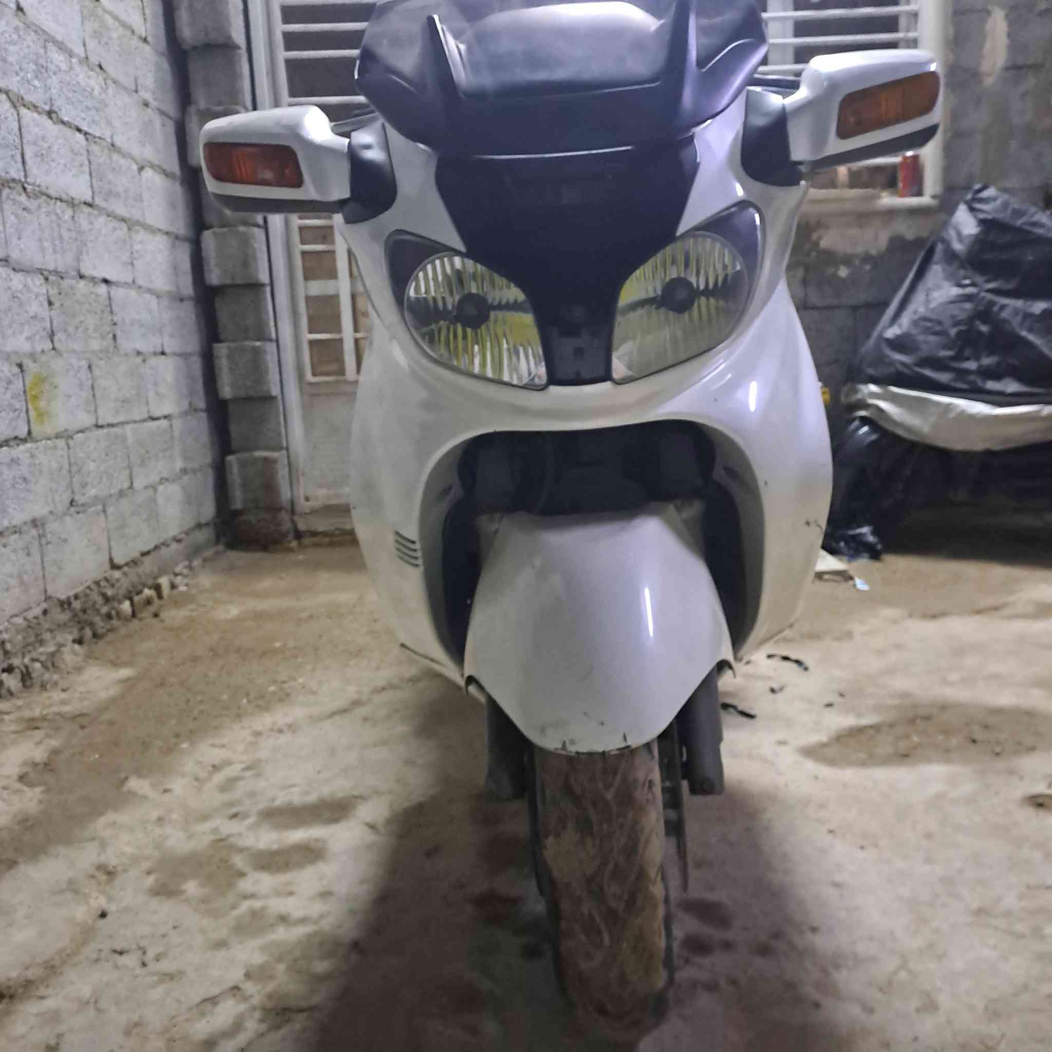 السلام عليكم دراجه للبيع سكاي ولف عنوان بغداد 
***********
