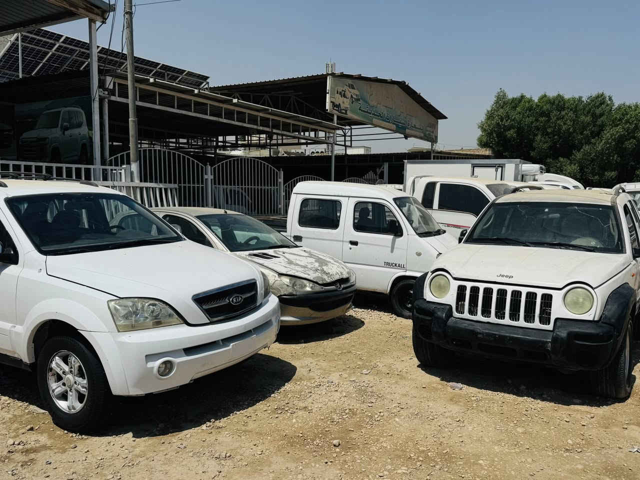 سلام عليكم للبيع سيارات مزاد وزارة الداخلية شغالات وجاهزات مكان بابل الحله اتصال ***********
