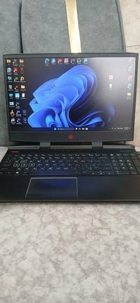 HP OMEN • كور i7 الجيل التاسع • 16 جيجا رام