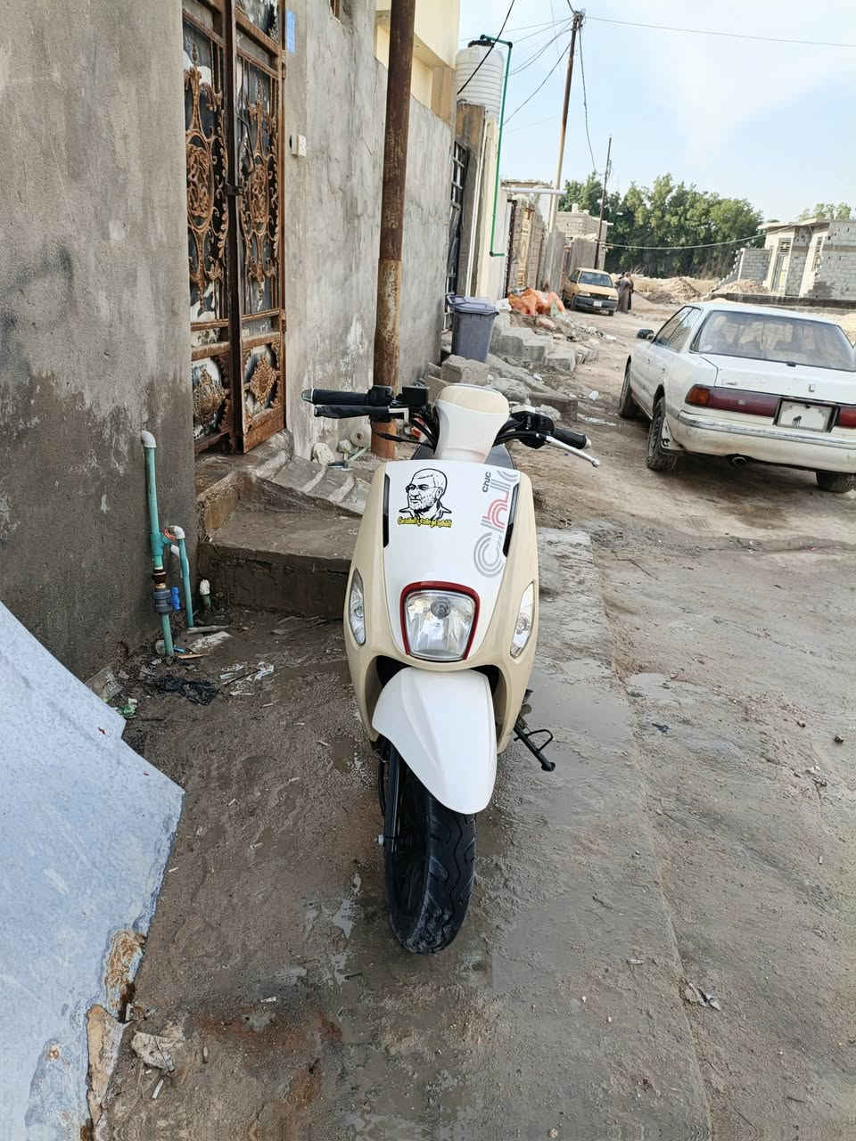 سلام عليكم دراجه ماكس نوع بوليس صاله شهر طالعه من المعرض وصل موجود سعر مليون 200 وبيه مجال العنوان ابو الخصيب العوجه شارع المقيمبن المردسه العراقية الرقم هاتف ***********
