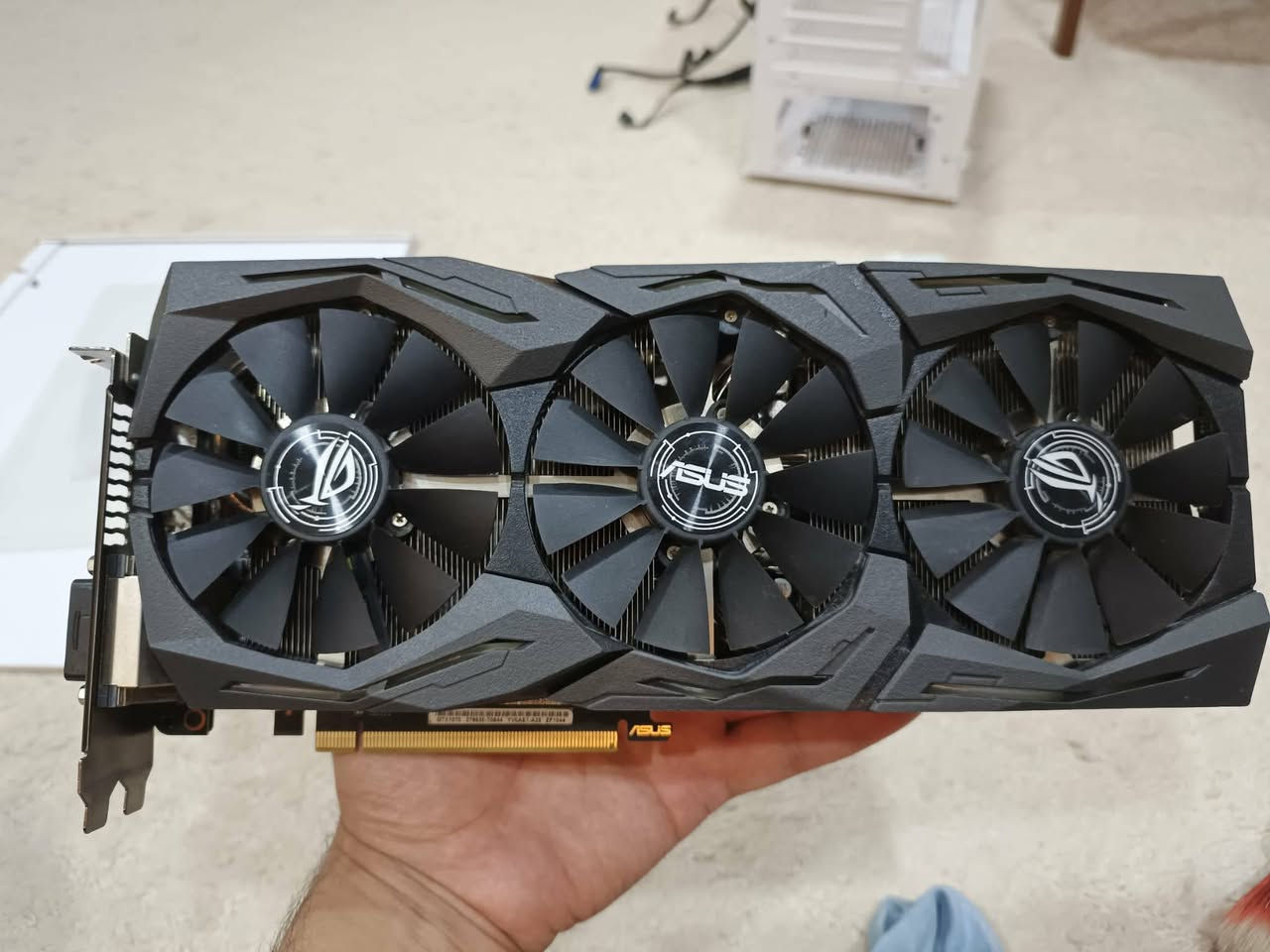 تجميعة حاسبة فئة متوسطة للبيع
السلام عليكم
مواصفات الحاسبة :
1. Motherboard: MSI B550-A Pro
2. CPU: Ryzen 5 5500
3. GPU: Asus GTX 1070- Gaming with 3 fans
4. Power Supply: Thermaltake RGB 650 W
5. Ram: 2 × 8 Gb XPG 3600 RGB
6. Memory: SSD NVME 128 Gb + SSD sata 128 Gb + HDD 500 Gb
7. Case: Galax revolution -06 white

مع ملحقات ماوس و كيبورد و سماعة و محيطية و شاشة LG 60 فريم حجم 22

للاستفسار على الرقم واتساب: ***********
