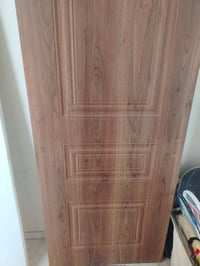 للبيع ابواب جديد بسعره مناسب جدا توصل ع الرقم  رقم جوال 07760963804