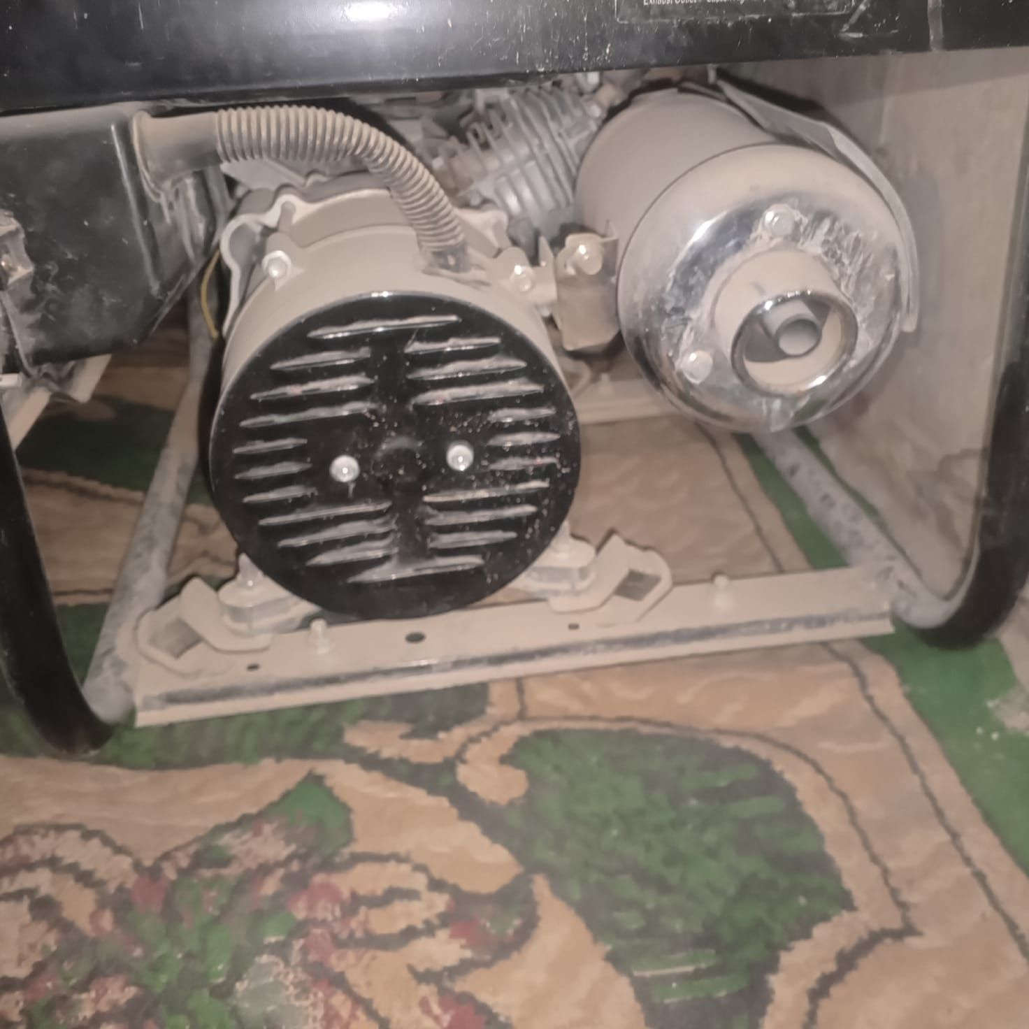 السلام عليكم 
مولدة للبيع اخت الجديدة اخذتها العام شغلتها كم مره وتركتها 
السعر ١٠٠ قفل 
مكاني النجف الاشرف 
***********
