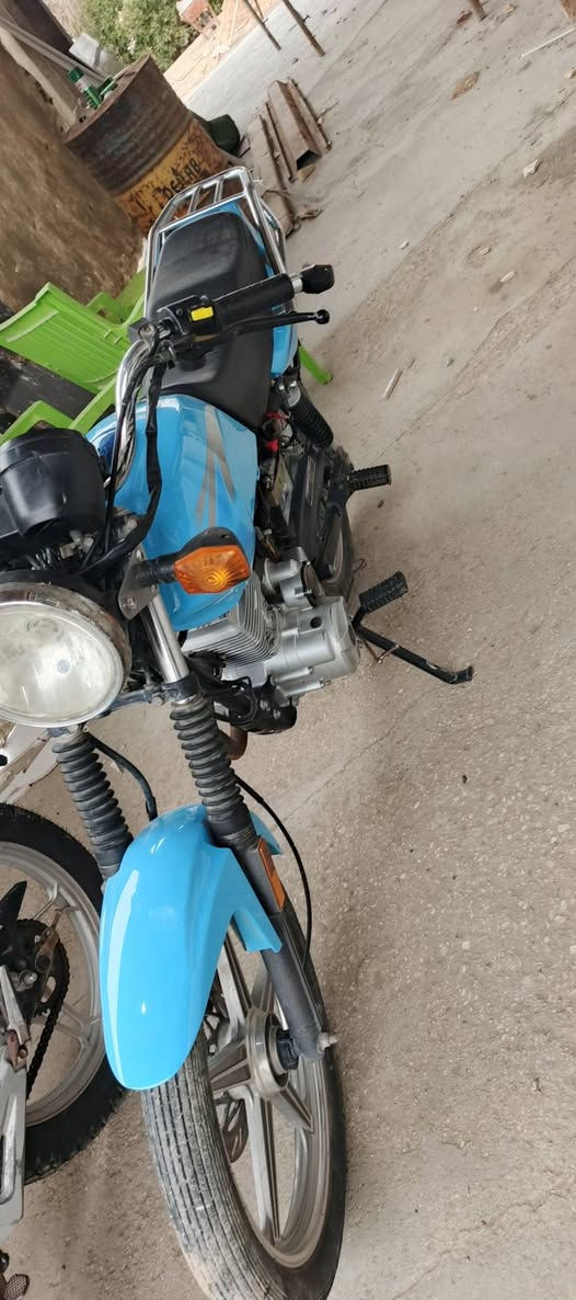 سلام عليكم دايون عظم موديل ٢٢ كلك كلك سمائي كلشي جديد نقص صفاحيات فقط 
***********
