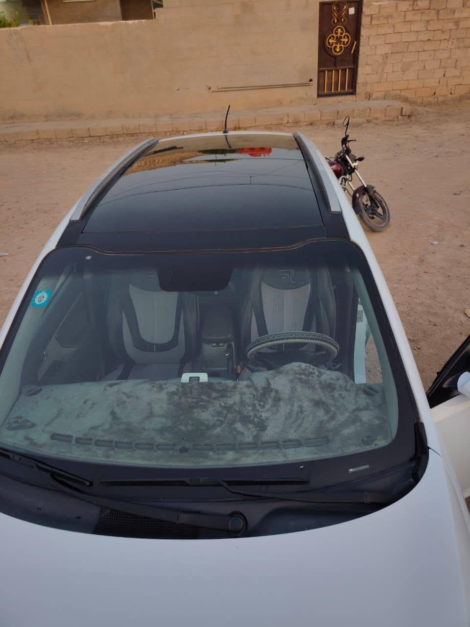 للبيع كيا سبورتاج موديل 2016 رقم بغداد الجديد
- اللون: أبيض لؤلؤي 
-  بانوراما سقف كهربائية 
- ماشية: 126,000 كم فقط 
- المحرك: 2.0 DOHC 16V | كير اوتوماتيك
- تحويل ثاني يوم
- تحكم ستيرن،
-  حساسات خلفية، كاميرا،
**حالة السيارة:**
- سيارة نظيفة جداً، 
- بدون صبغ ولا تبديل ولا غرق.
- مكينة وكير وتبريد ثلج مكفولين 100%
**السعر المطلوب: 170 ورقة $ وبيها مجال بسيط للشراي
**المكان: الدجيل- صلاح الدين**
**للاستفسار: [***********] واتساب متاح**

ملاحظة: للبيع فقط.
السيارة ما تحتاج دينار صرف.
