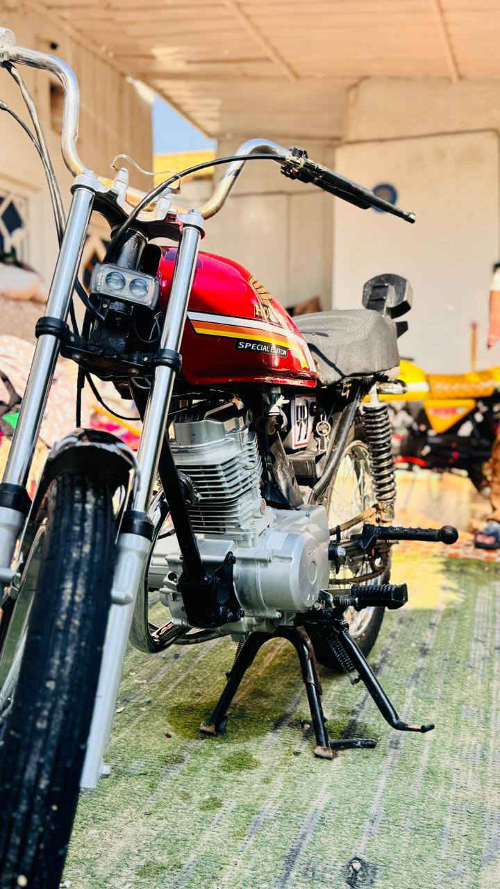 دراجه للبيع تعميره جديده مكينه اصلي الدراجه كلكك قضاء الفجر سعر 400 وبيه مجال ***********
