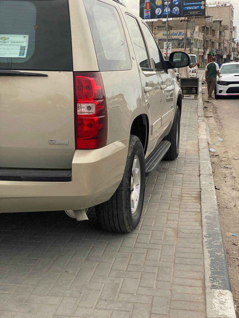 سلام عليكم تاهو للبيع التي زت رقم اربيل سياره حداديه تبريد تخم تاير ربل بدي كله جديد السياره بيه قبق جاملغ  خلفي مبدل بامريكه نفس الون ماله الباقي كفاله*********** البصرة, العراق
