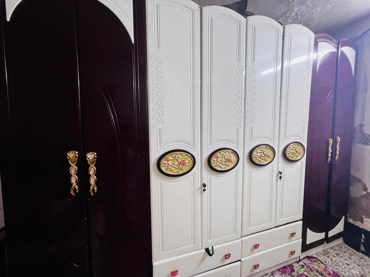 السلام عليكم غرفه نوم للبيع 
محموديه حي العسكري للاستفسار الاتصال ع رقم
‏‪***********‬‏
