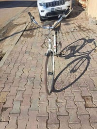 شباب بيسكل بناتي حجم 27 للبيع البيسكل توايره تعبانه يعني عوزه تايرات ا...