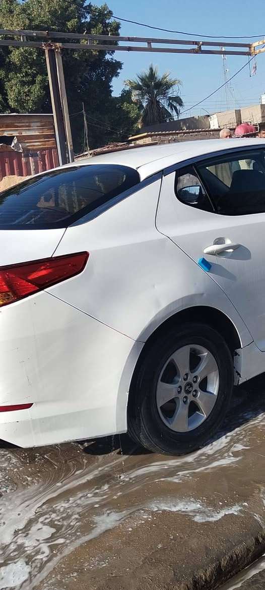 كي فايف 5 موديل 12
محرك ٢٠٠٠
سنويه ٢٩تنتهي  بسمي تحويل ثاني يوم 
تبريد شغال حداده جديده
تخم تايرات س
سيارة وارد كوري كوري ماينكفل من صبغ 
سياره بيها ضربه صغيره ترجع ع بارد
سياره جاهزه من كل نواحي شغل وطلع 
سعر 100 بيها مجال لشرايه 
مكاني بصره كرمه علي 
شراي يتصل   ***********
