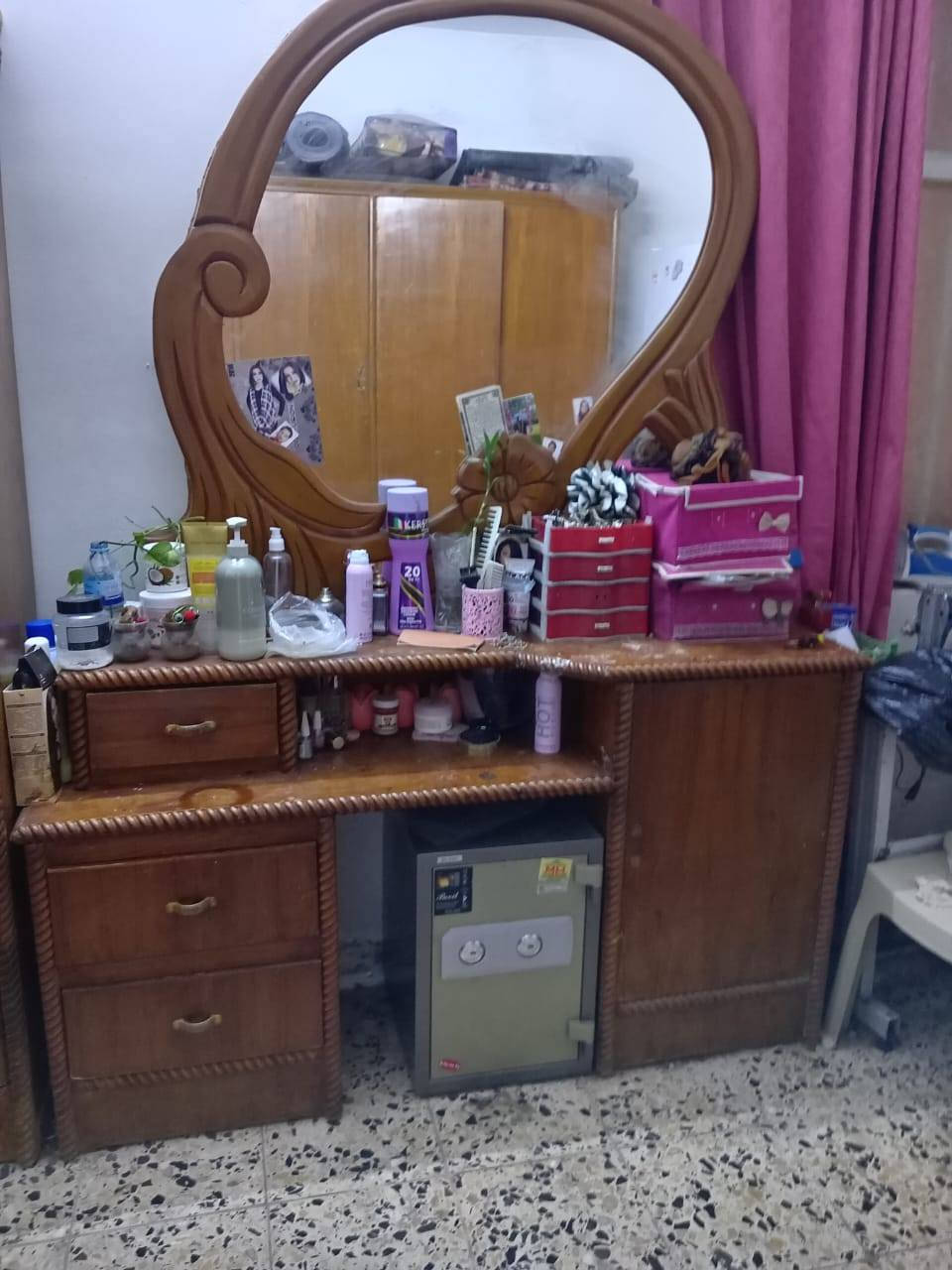 السلام عليكم عندي تخومه للبيع كاملات ونظيفات اسعارهن على 400 وبيهن مجال وكنتور كومنديات اثنين العنوان بغداد زعفرانيه منطقه الوليد قرب جسر ديالى ***********
