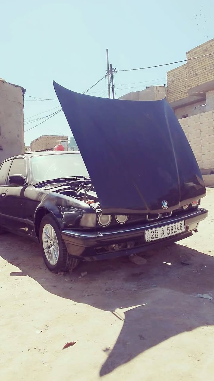 سلام عليكم BMW 735 كير عادي سياره بسمي رقم انكليزي مكينه كير عشرط غرفته حلوه مديل 1991 حداديه تعبانه وبيه نقوصات بسيطه السعر ( 30 )  مكانه نجف ***********
