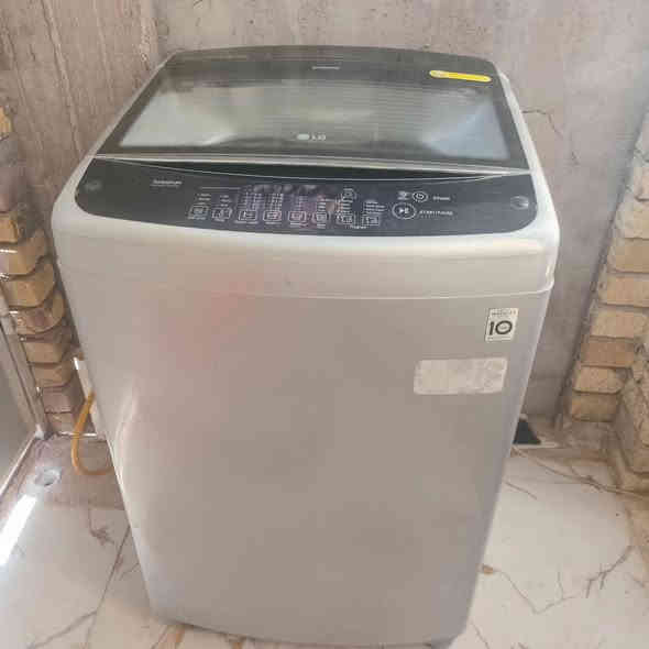 غساله ال جي شغاله تغسل بطانيات سعرها 150 وبيها مجال عنوان نجف حي ميسان الرقم *********** بيع مستعجل
