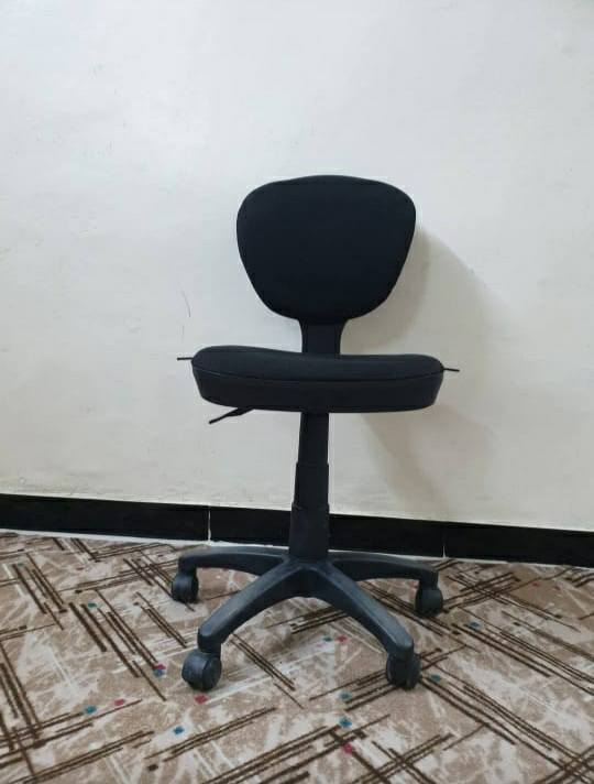 السلام عليكم غراض نظيفه للبيع كلمن وسعره ناصريه مركز ***********
