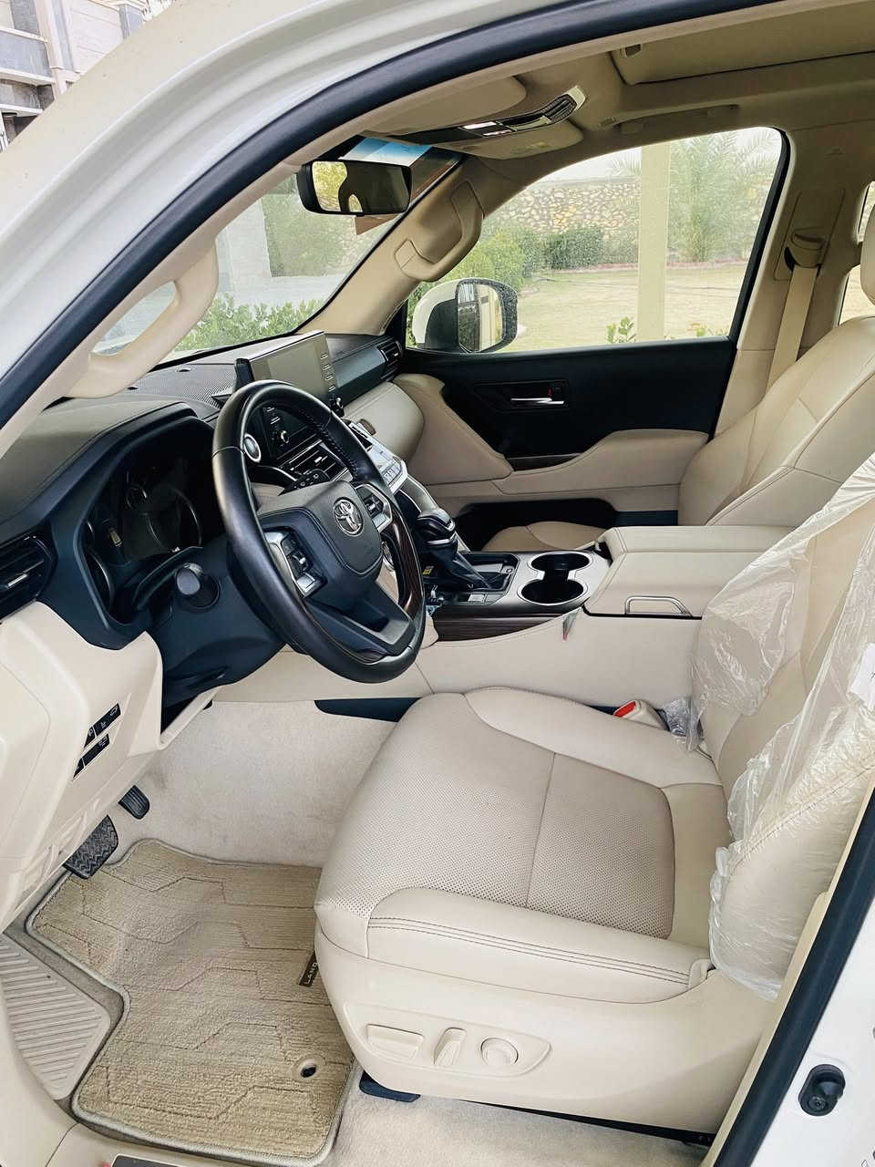 السلام عليكم اخواني الاعزاء للبيع لاندكروز موديل 2024 لمتدد شركة ساز ام الضمان ماشية 9 تالاف حقيقي وضع الزيرو كفالة عامة من كلشي رقم سليمانية سنوية بأسمي شرط التحويل السيارة 6 سلندر محرك 4 تالاف تنفس طبيعي فول مواصفات عارضها 740 ورقة قفل نهائي مكاني بغداد المدائن اي استفسار 
***********
