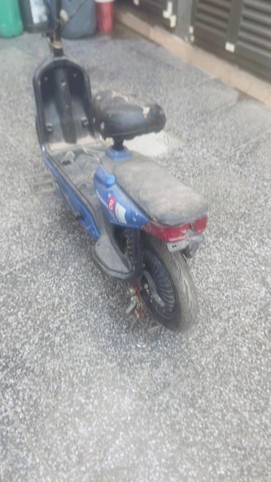 السلام عليكم دراجه شحن السعر 150الف بيه مجال غراضه كله موجوده وشاحنته موجوده نقصه فقط بطاريات العنوان بغداد رئاسه شارع20 رقم الهاتف *********** وبي واتساب
