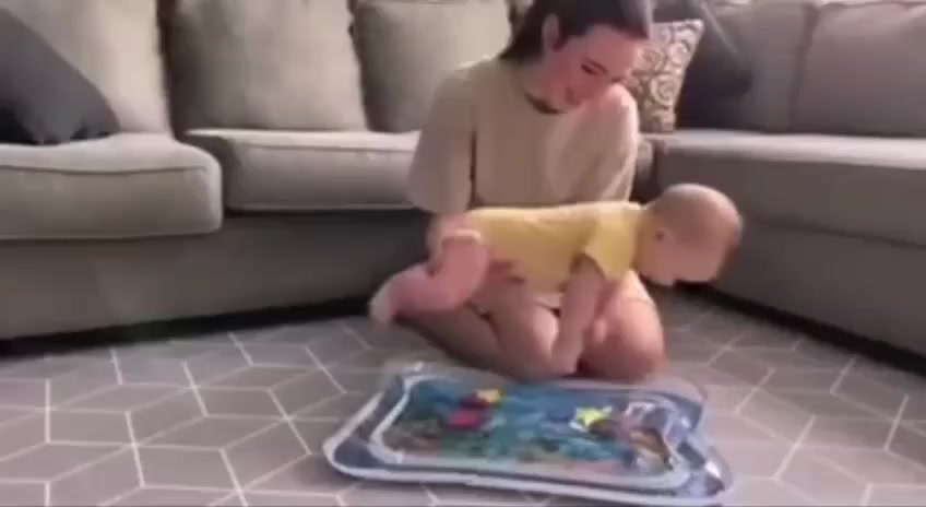 عروض العيد ويانا غير .....🔥🔥🔥
المفرش المائي توفر  
السعر 5 الف د 
يوجد توصيل لكل مناطق العراق ***********
توصيل كل محافظات العراق 5 الف د فقط 
توصيل م النجف الاشرف 2 او 3 و نواحيها 4 الف 
عالم الأطفال ركن شارع الروان جهة شارع الزهور .
