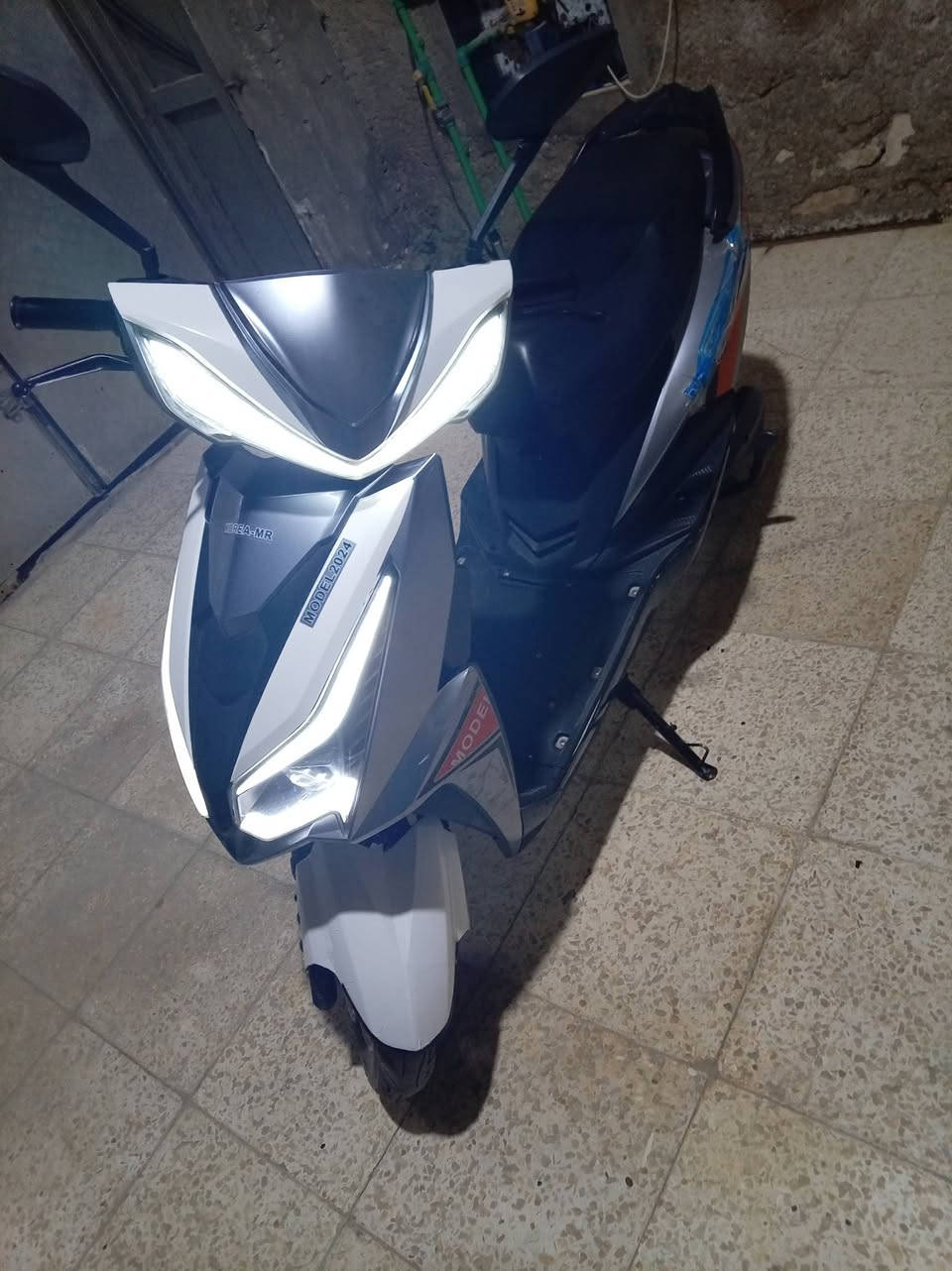 ماطور شحن جديد على الفحص  سعره ٤٥٠ وبي مجال قليل ***********
