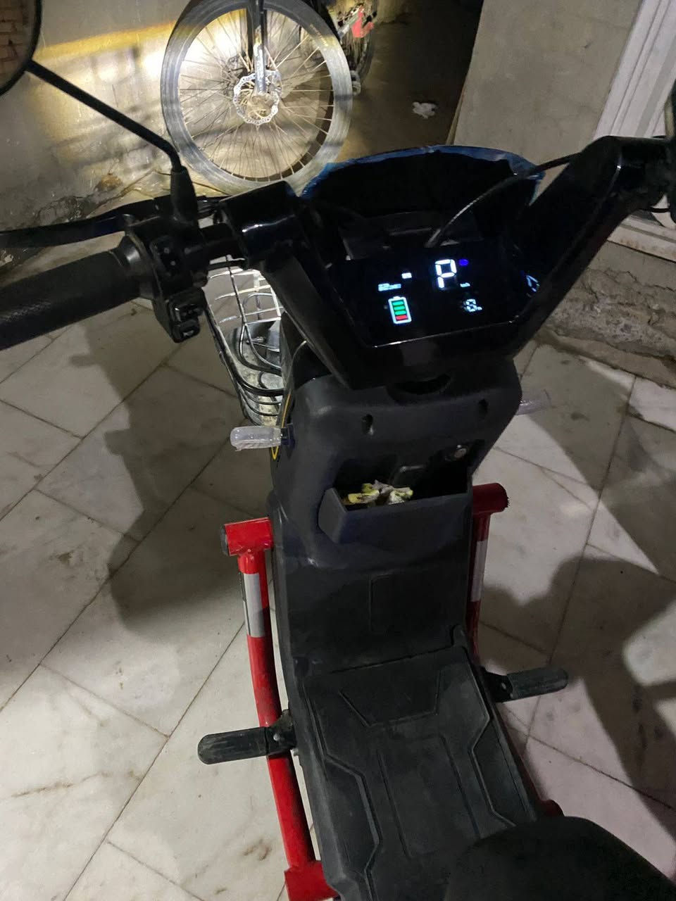 دراجه شحن سعرها 250 كامله مكمله مشتريها ب 450 قبل شهر دراجه نضيفه مكلفه بالنشر واتساب موجود ***********
