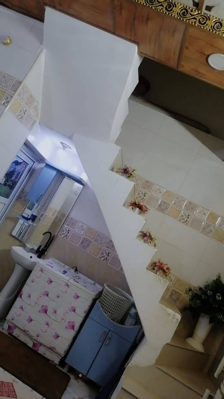 بلاش بلاش بيت 50متر بب18وبي مجال
مقابل قريه الغدير 282عمود بنص السوك
***********وشراي يدلل النجف, العراق
