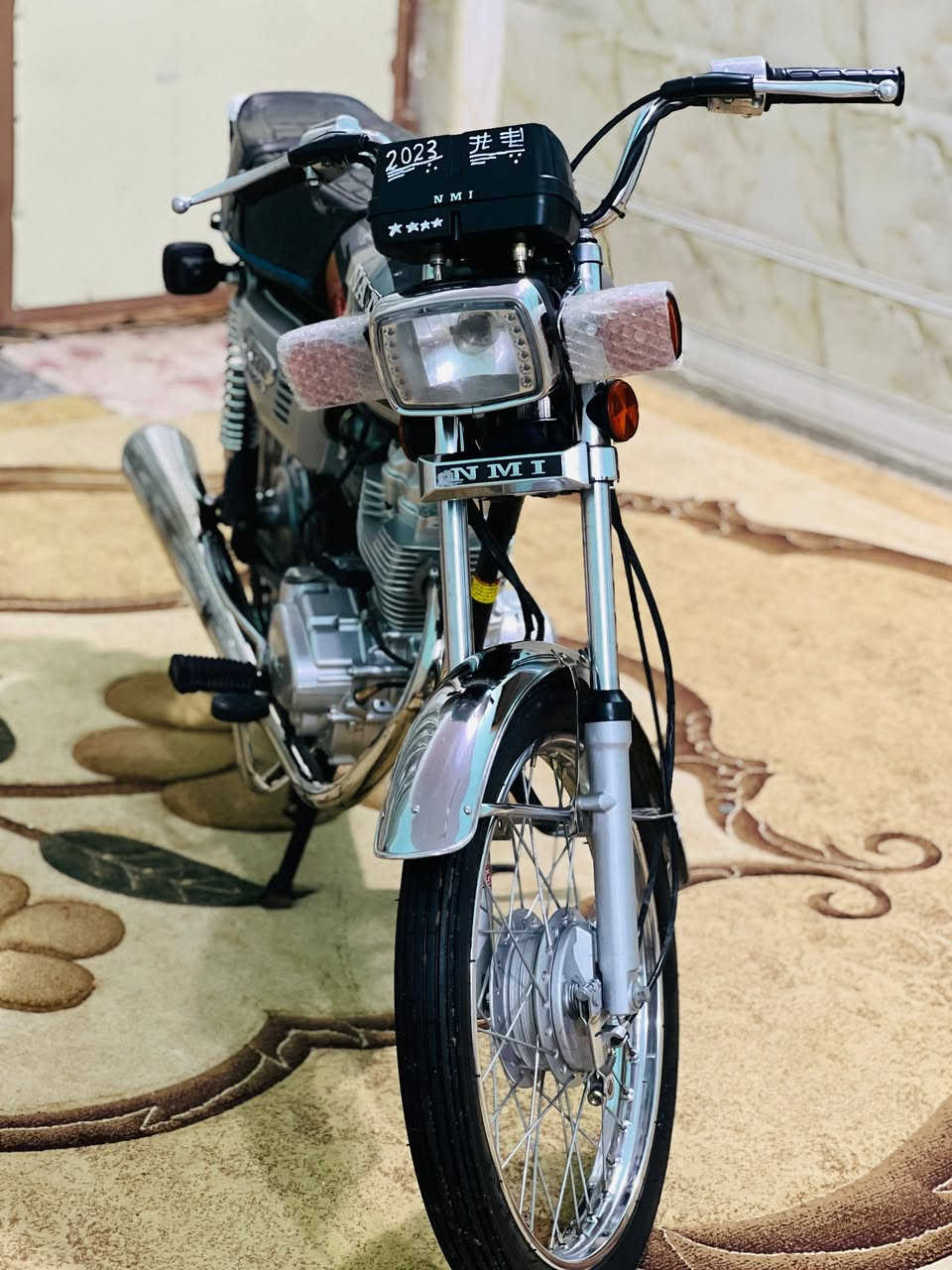 نامه اصلي 23 طالعه بل 25 من نوفل
اوراقه اصليات وكاملات مكان رميثه 
دراجه مكفوله من كلش كلشي شغاله 
مو عربانه دراجه نفس لي بصوره 
مكينته جيله 🚀
***********
