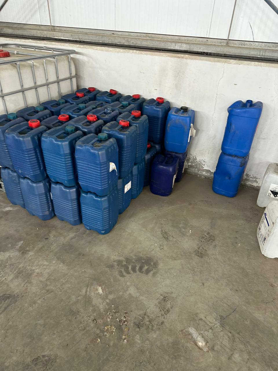 يتوفر لدينا كميات من
جلكان20 لتر ب 4000
جلكان 30لتر ب 5000
برميل حديد ب 11,00
برميل بلاستك ب 20,000
خزان الف لتر 95,000

ملاحظه /نبيع كميات وليس مفرد


**إذا كنت صاحب هذا الإعلان وتريد حذفه لأي سبب، رجاءا أرسل رسالة إلى الدعم الفني**