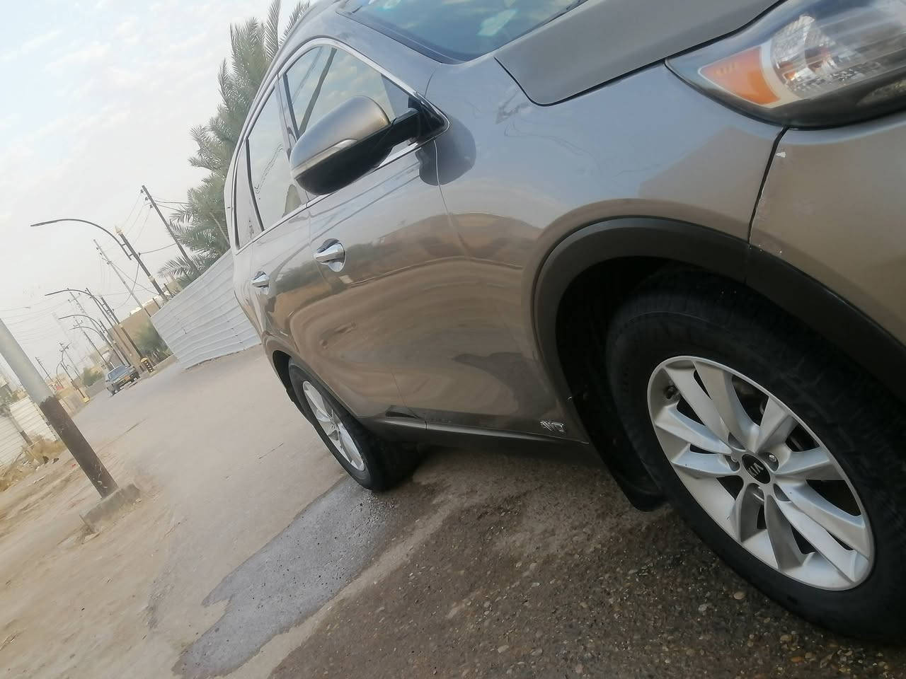 سورنتو 2019 وارد امريكي محرك جي دي اي 2400 أربعة سلندر دفع رباعي مواصفات LE ماشية 123m بسمي رقم ذي قار انكليزي السيارة بسوك الشيخ ضربته قطعة وحدة بس البنيد نفسيتة معمر بدون دواخل اطلاقا معروضة 190 بية مجال السيارة علئ ايد وحدة ومدارية الله شاهد جاهزة للاخير ناذب علية ربع ***********
