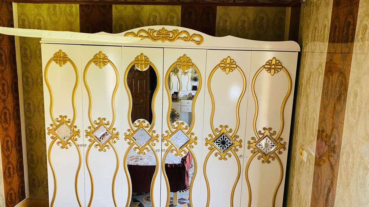 غرفه تركي نضيف  
السعر ٦٠٠ بيها محال

***********
