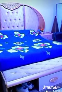 غرفة نوم • للبيع • نجف