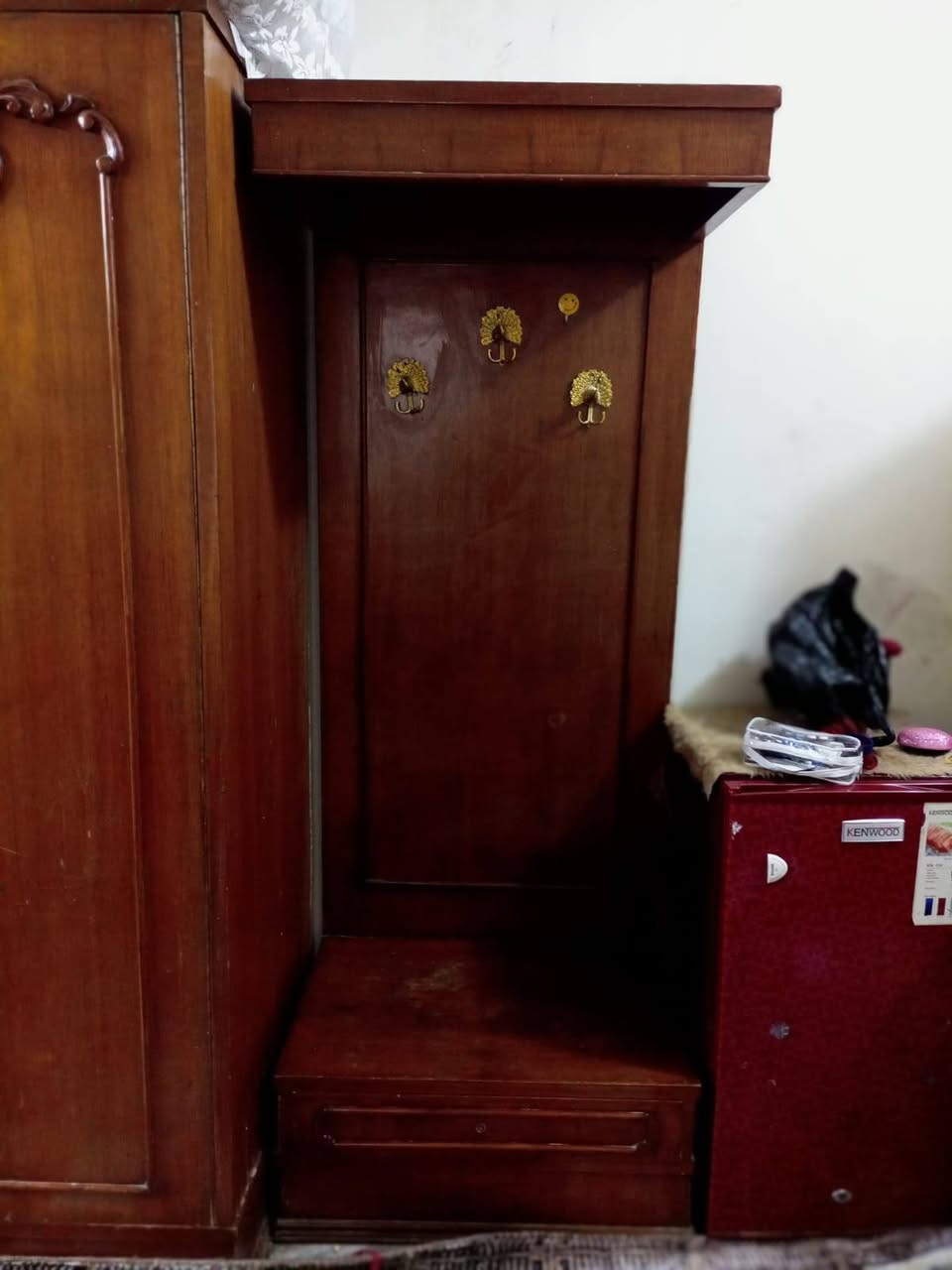 السلام عليكم غرفه نوم كامله للبيع صاج عراقي السعر 350 وبيهه مجال للتواصل ***********
