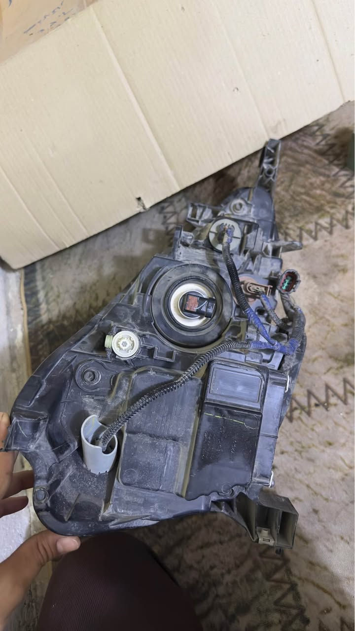 الايت كله شغال الحاجب والعدسه زنون بلاد عالي ناصي 
بي بس كسر ب الجامه والباقي سليم قواعده مابيهن شي ولا البطن مالته متأذيه مكاني ناصريه مركز *********** ناصرية, ذي قار
