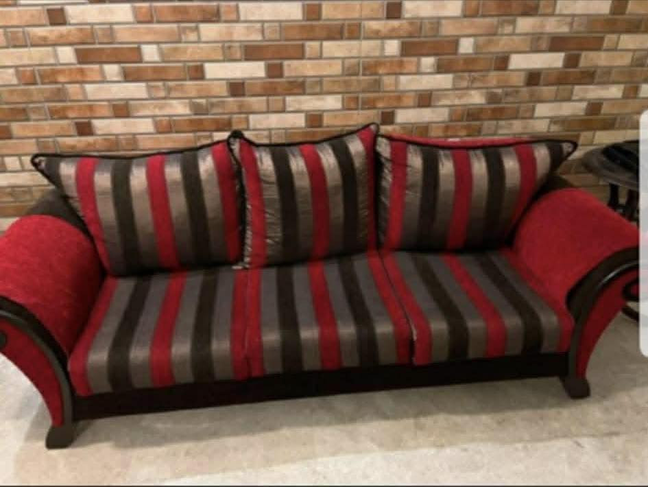 طخم خشب زان اصلي  كلش عملي وقوي
٨ مقاعد  
سعر ٣٠٠ الف وبي مجال 
تواصل على الخاص 
او واتس اب ***********
