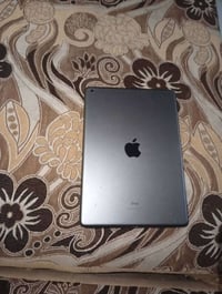 آيباد 9 • ٢٥٦ • نضيف